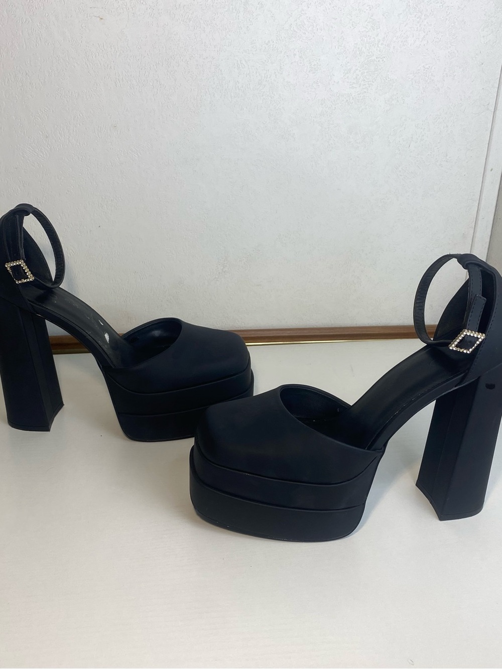 Aldo black platform heels with ankle strap size 8.5